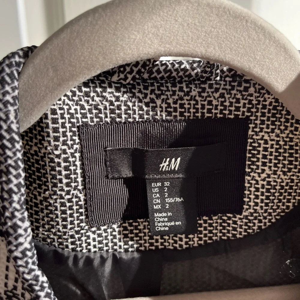 Patterned Coat - Picture 3 of 4